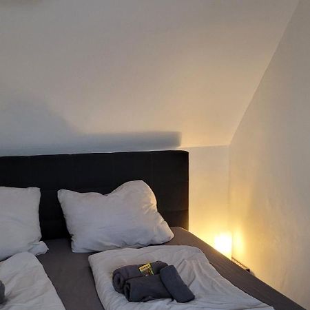 3 Zimmer, Parkplatz, W-Lan, Homeoffice Bergisch Gladbach Exterior foto