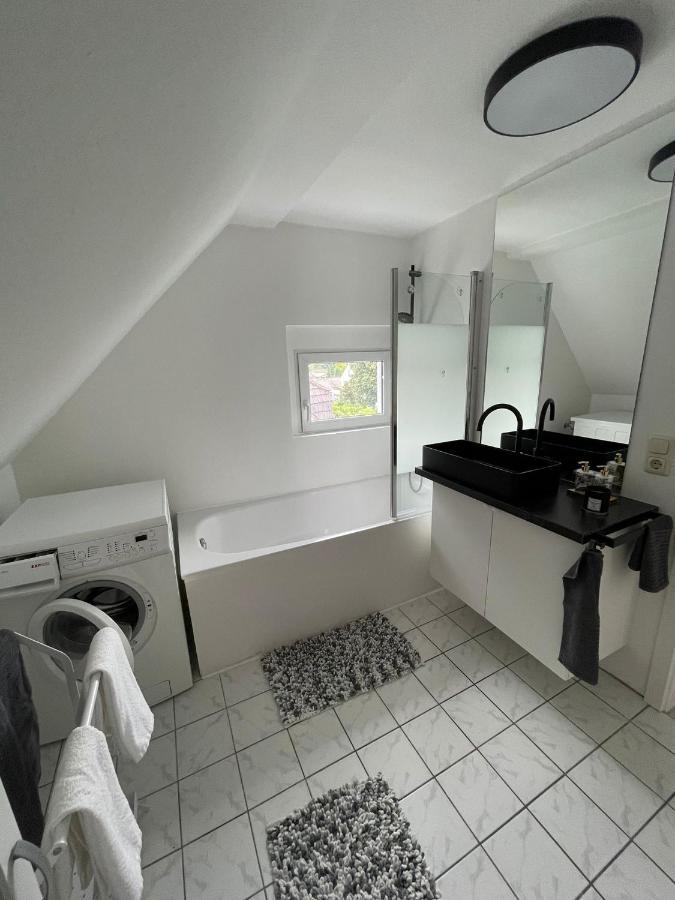 3 Zimmer, Parkplatz, W-Lan, Homeoffice Bergisch Gladbach Exterior foto