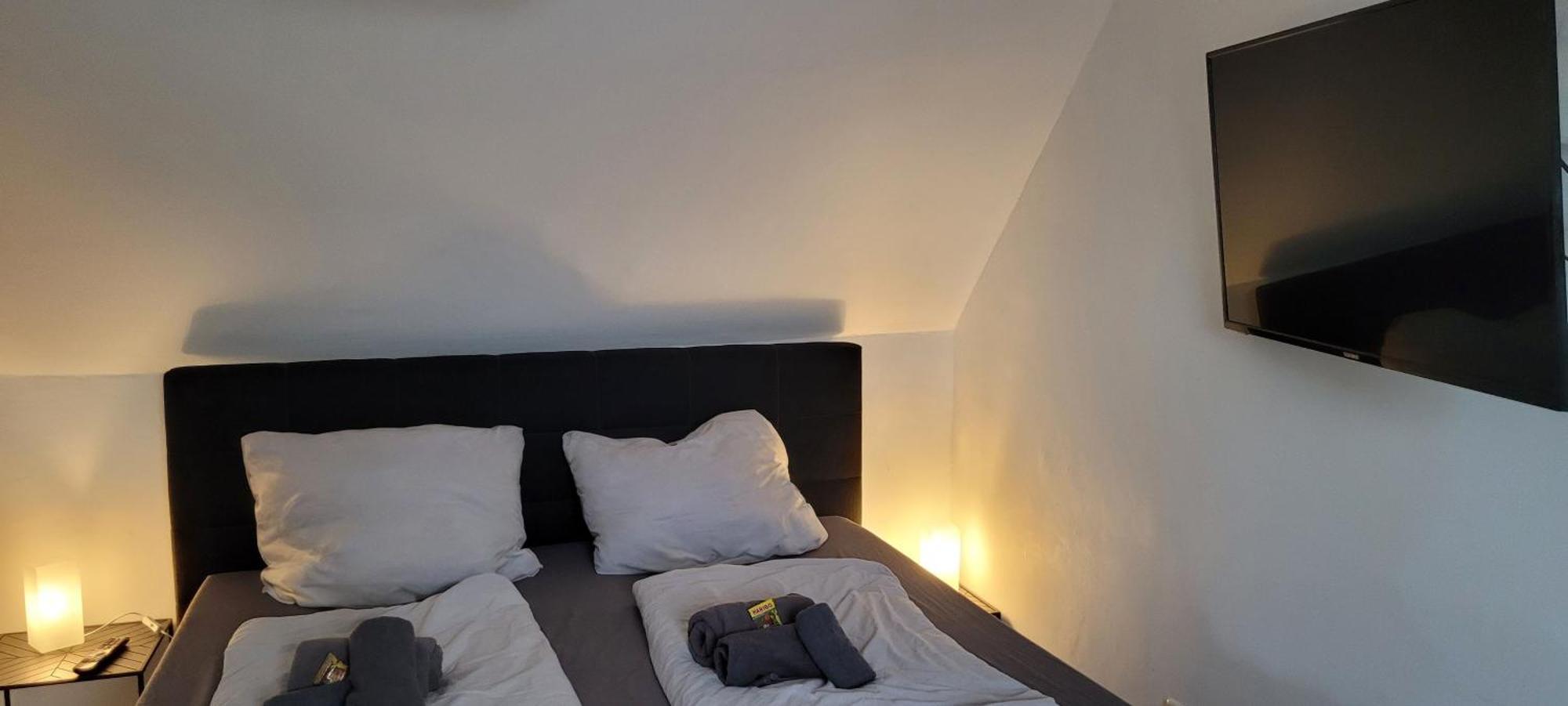 3 Zimmer, Parkplatz, W-Lan, Homeoffice Bergisch Gladbach Exterior foto